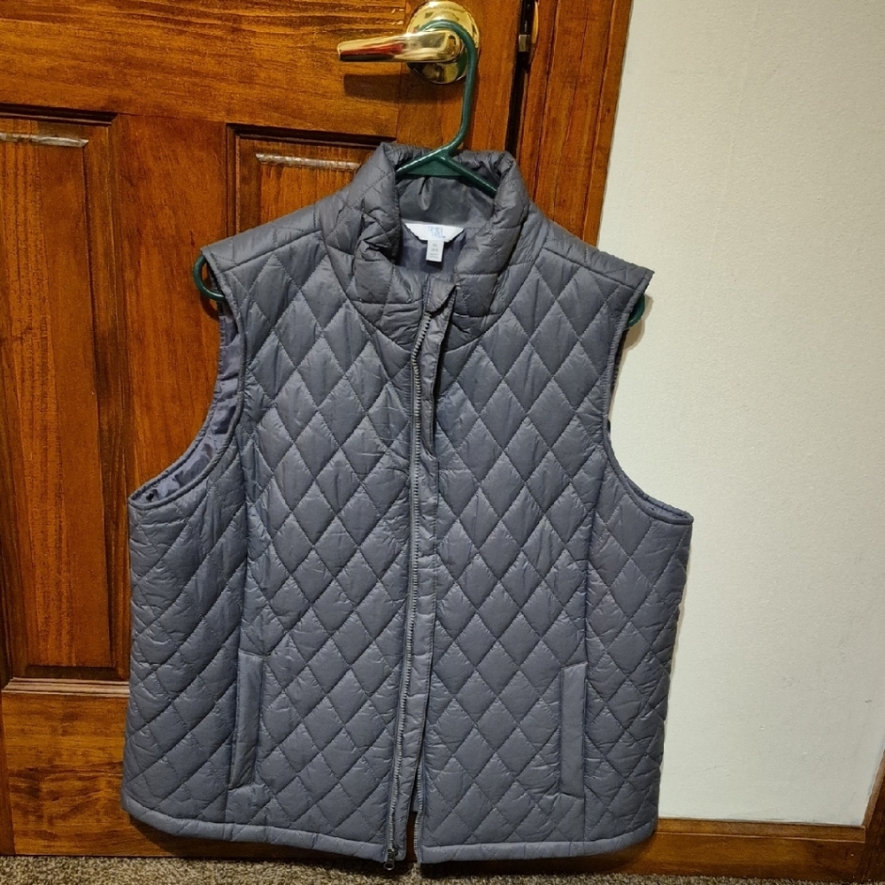 EUC Time and Tru Women's Charcoal Grey Quilted Vest XL